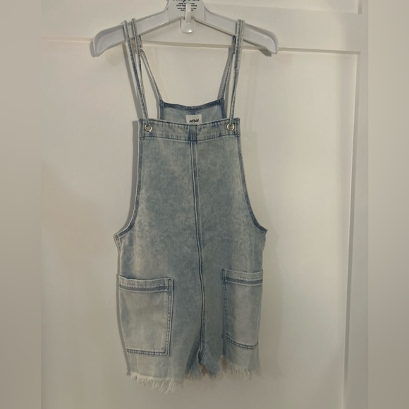 aerie Pants - Aerie Double Strap Shortall Light WashDenim Romper NWT Medium